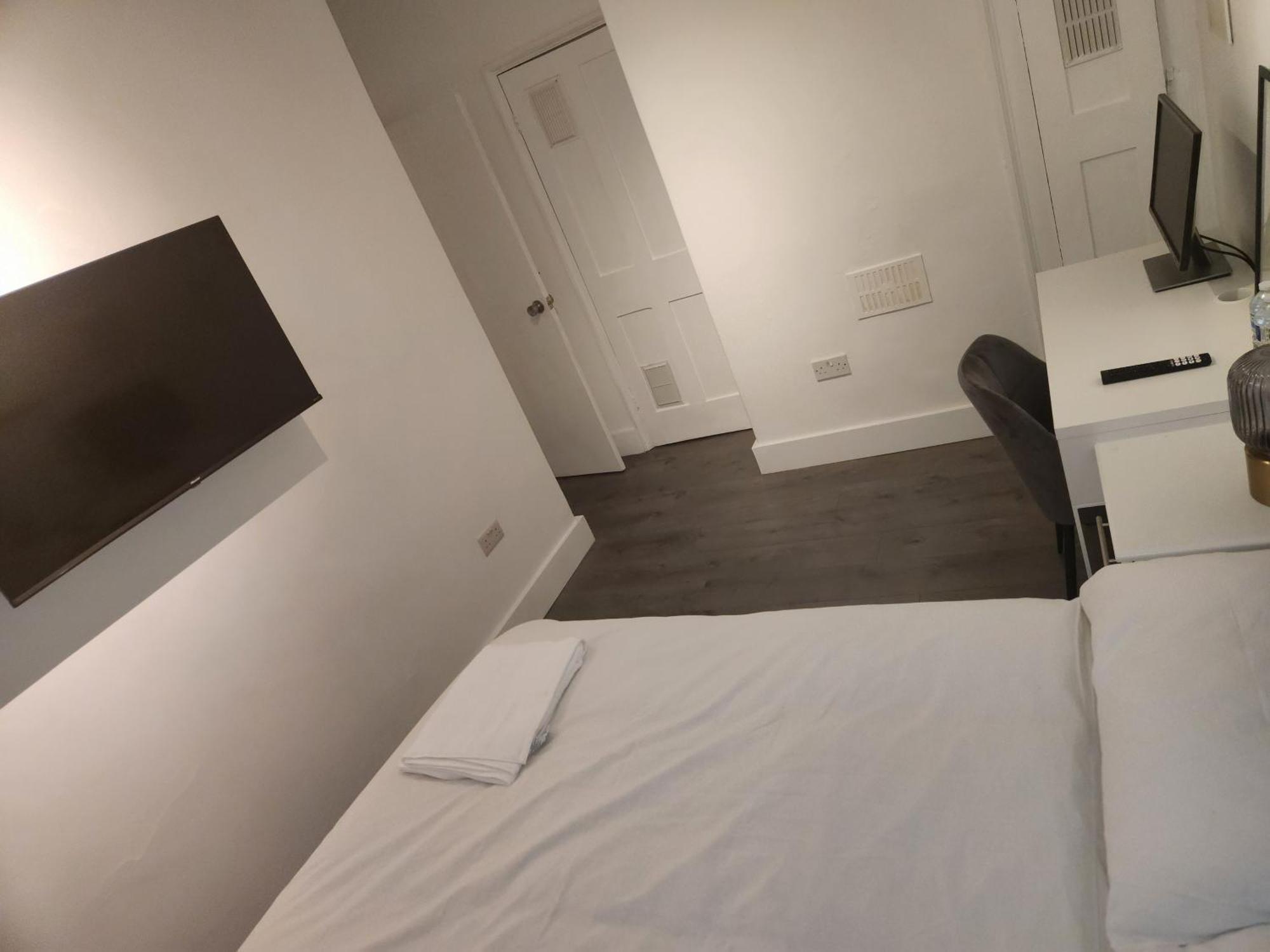 Ferienwohnung Flat With Work Station, Monitor, Smart Tv & Netflix London Exterior foto