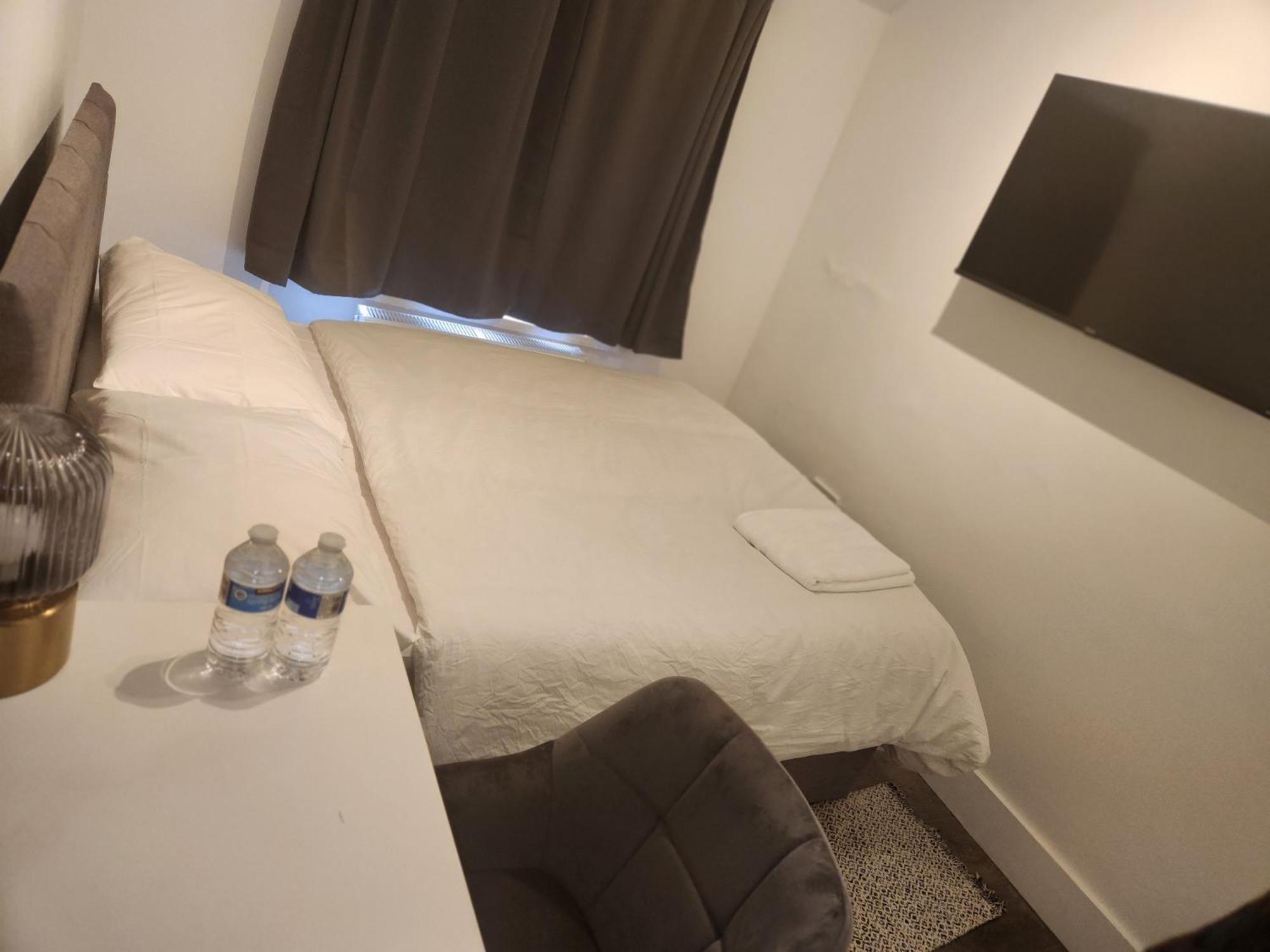 Ferienwohnung Flat With Work Station, Monitor, Smart Tv & Netflix London Exterior foto