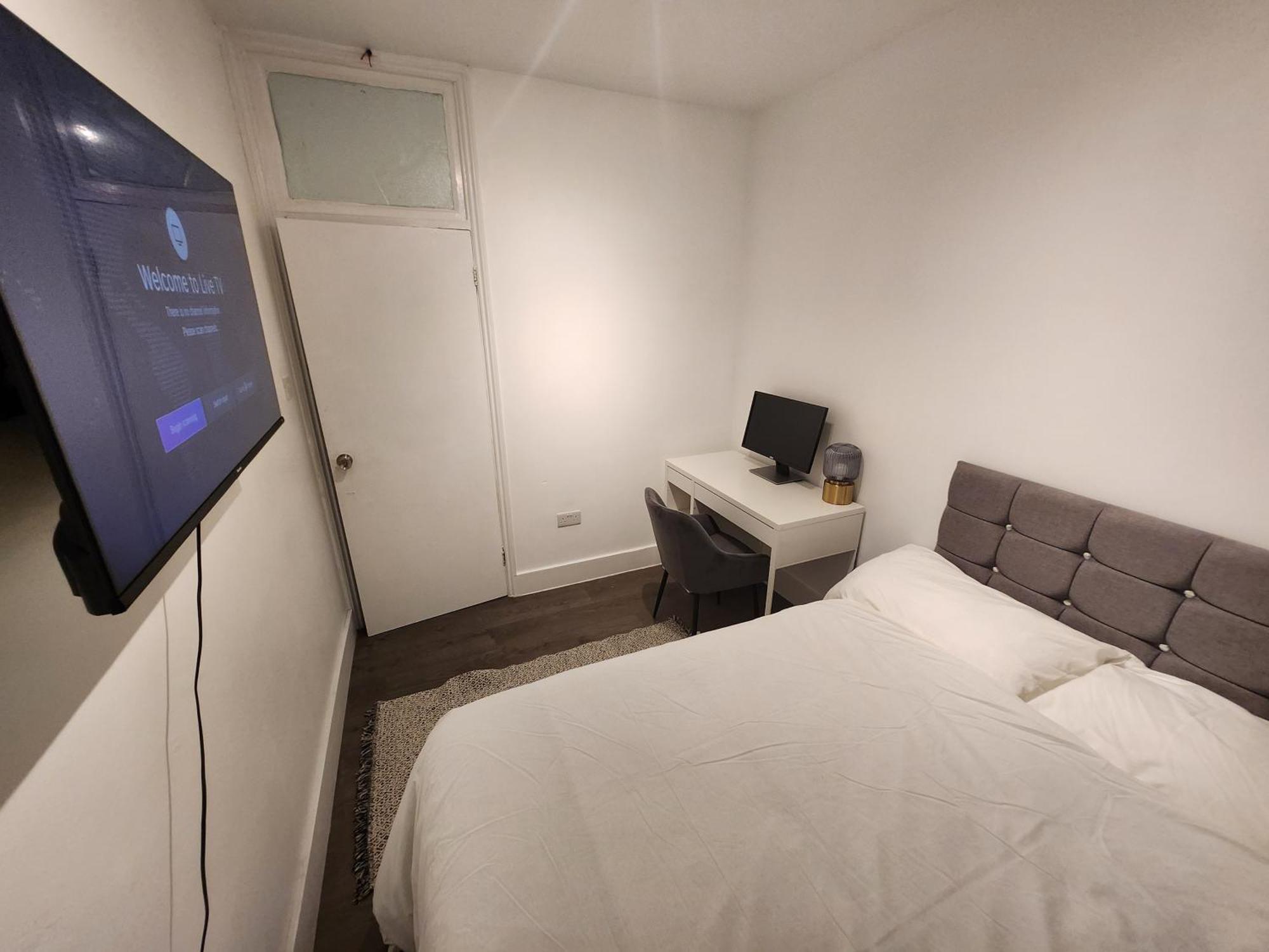 Ferienwohnung Flat With Work Station, Monitor, Smart Tv & Netflix London Exterior foto