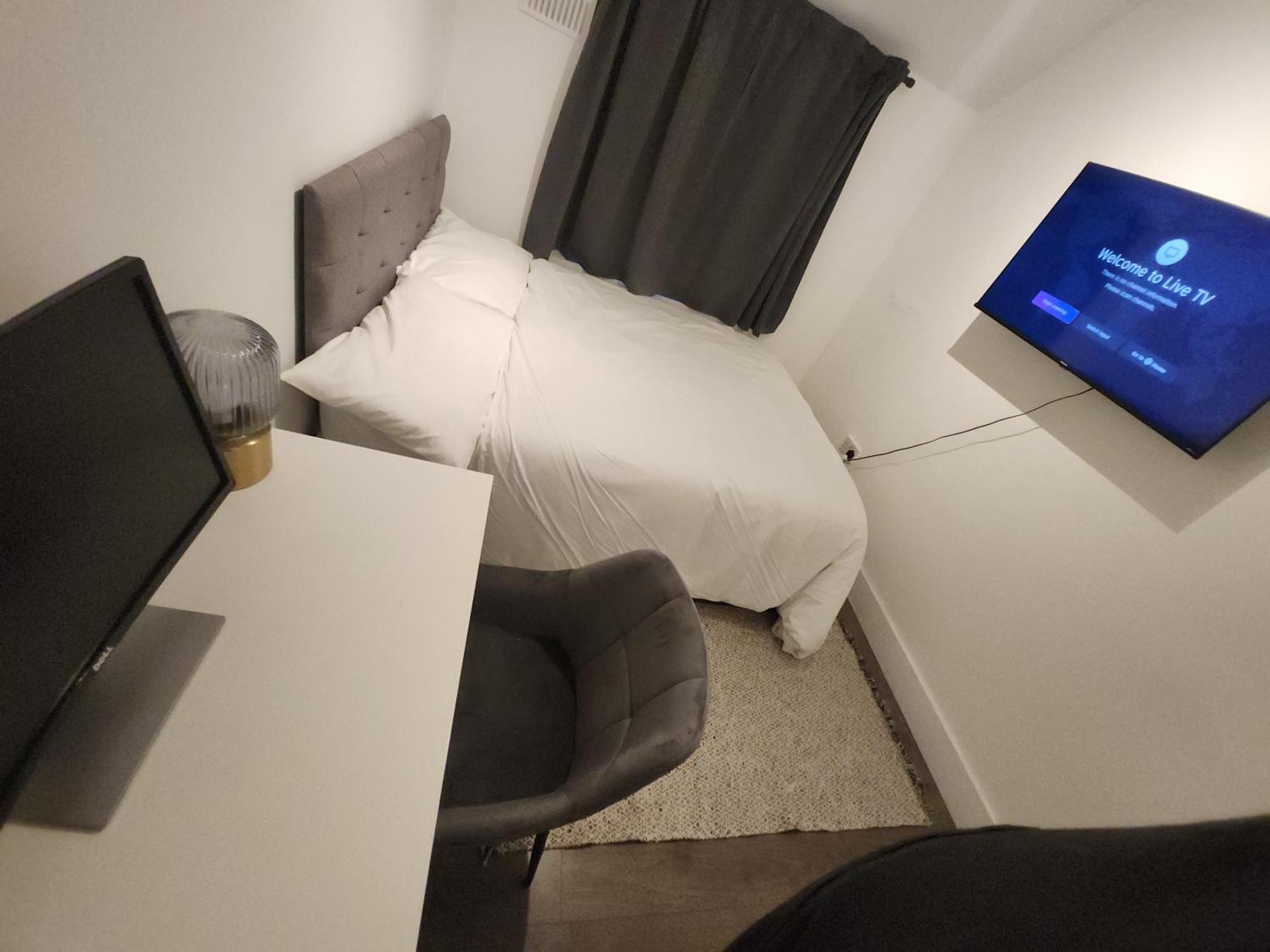 Ferienwohnung Flat With Work Station, Monitor, Smart Tv & Netflix London Exterior foto