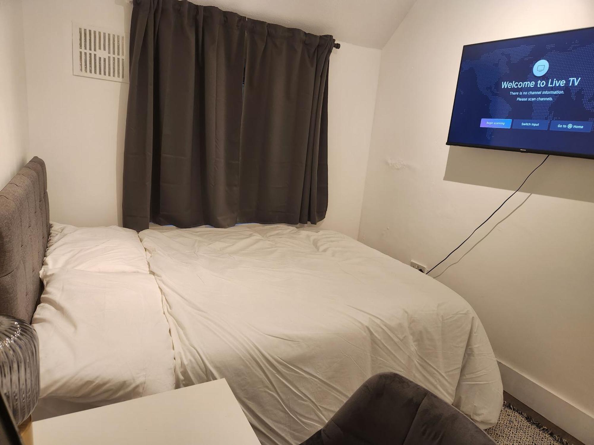 Ferienwohnung Flat With Work Station, Monitor, Smart Tv & Netflix London Exterior foto
