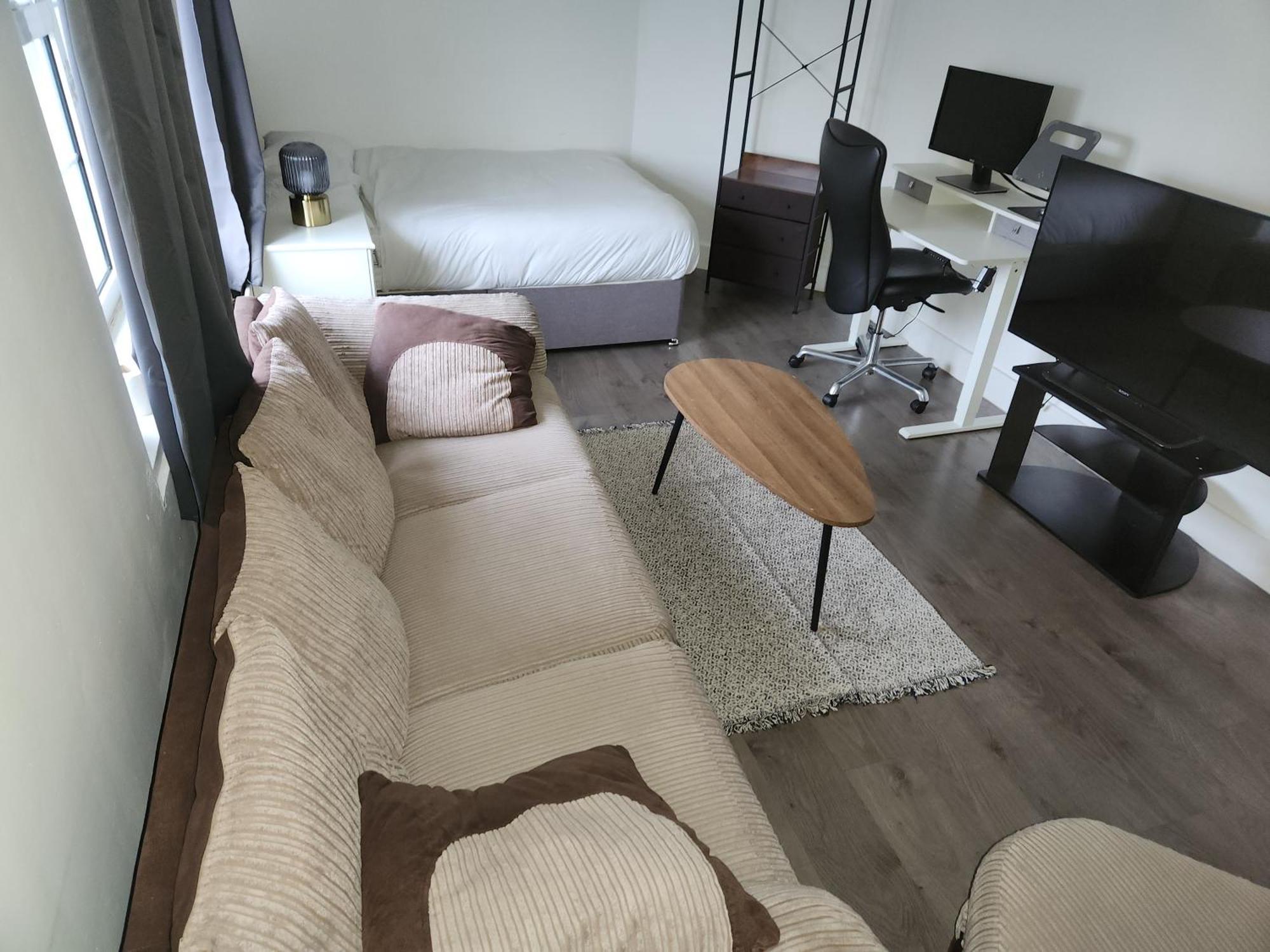 Ferienwohnung Flat With Work Station, Monitor, Smart Tv & Netflix London Exterior foto